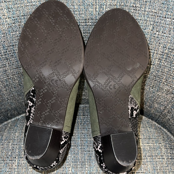 Vionic heeled bootie - Picture 7 of 10